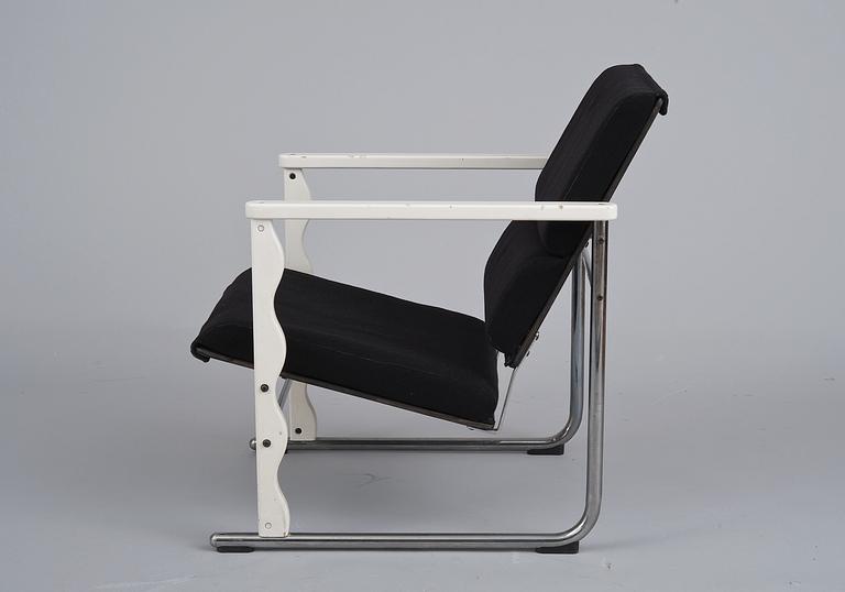 Yrjö Kukkapuro, AN ARMCHAIR.