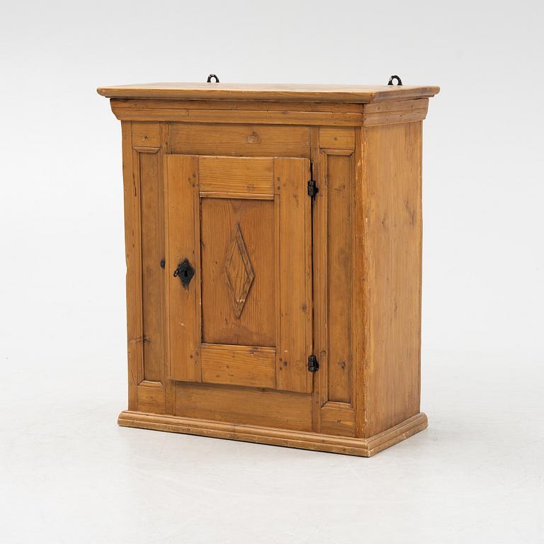 A 18-19th century cabinet.