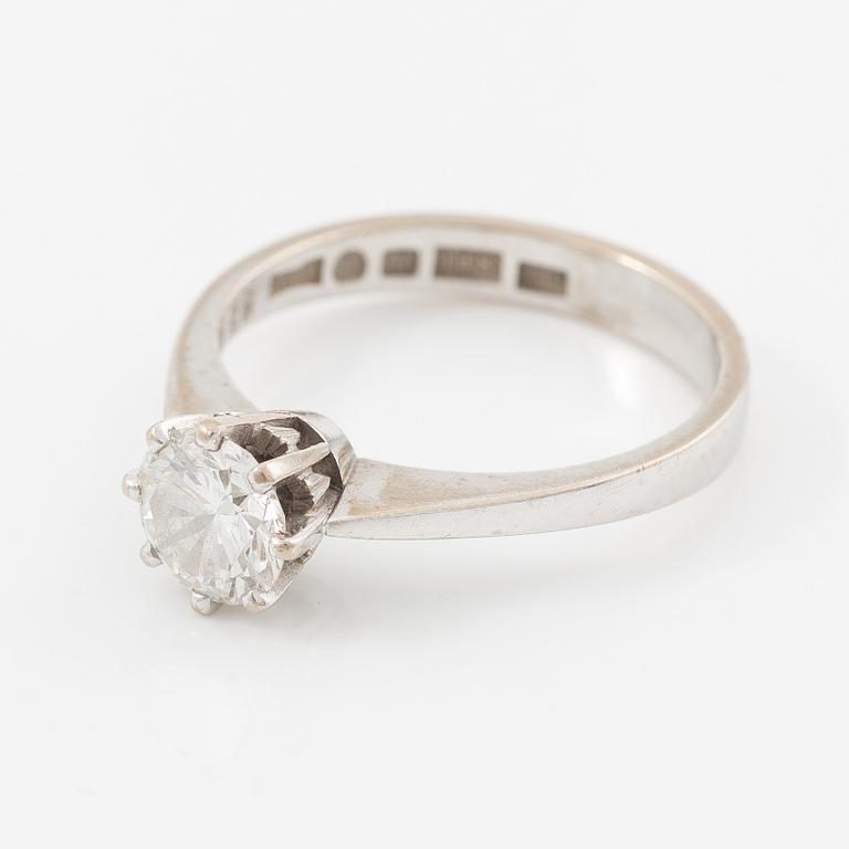 Ring in 18K white gold with brilliant-cut diamond 0.95 ct.
