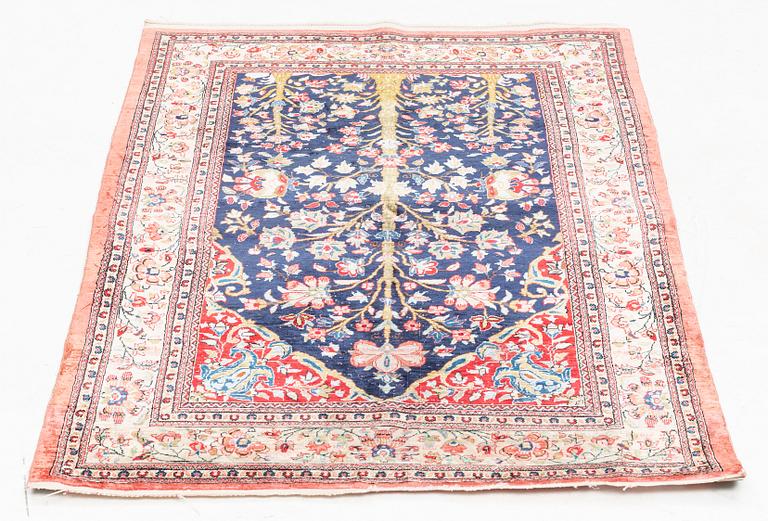 Carpet, Ghom, semi antique. 120 x 80 cm.