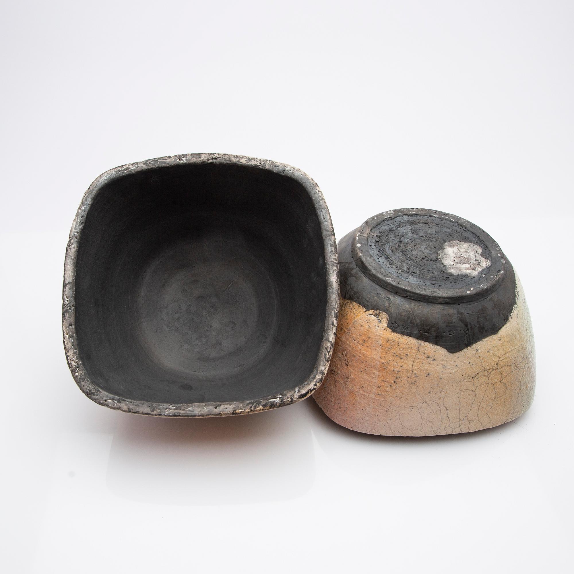 Ulf Johansson, Tea caddy, raku, Sweden, circa 2000.