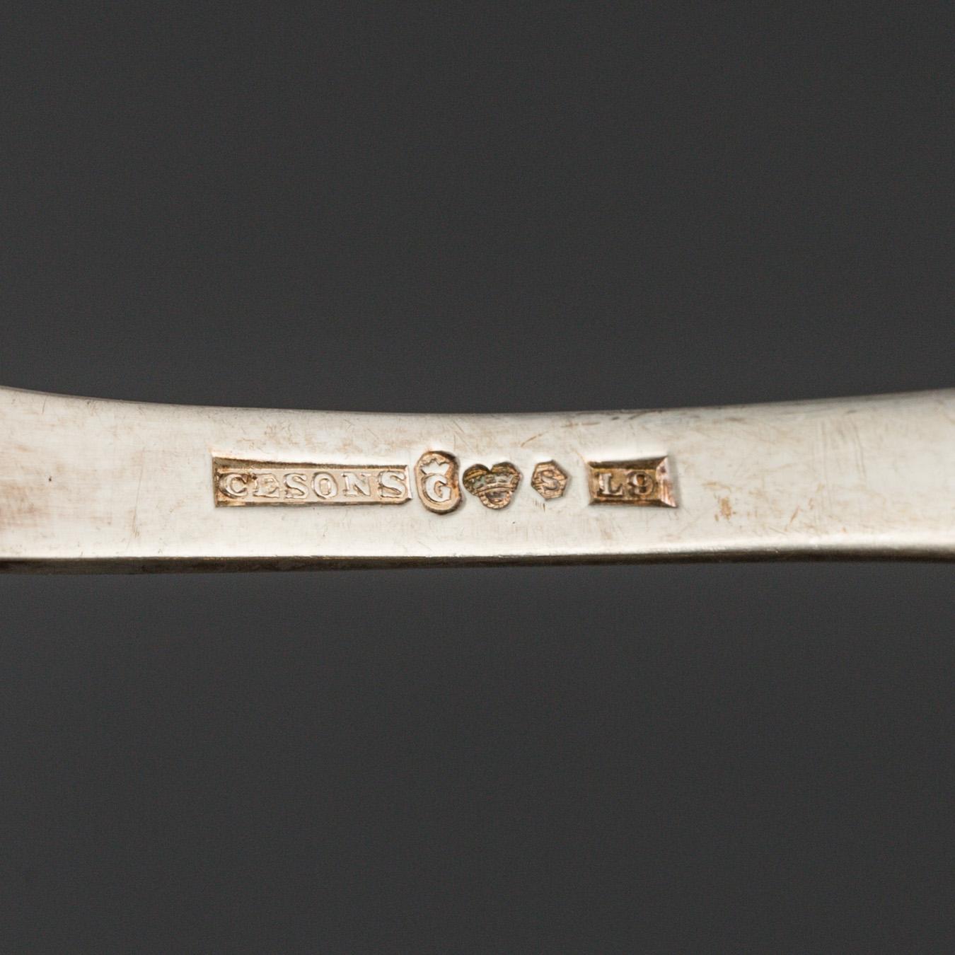 GUSTAF MÖLLENBORG, såssked, Stockholm, 1835 och PARTI SILVERBESTICK, 42 delar, bl.a. Rosenholm. Vikt 1183 g.