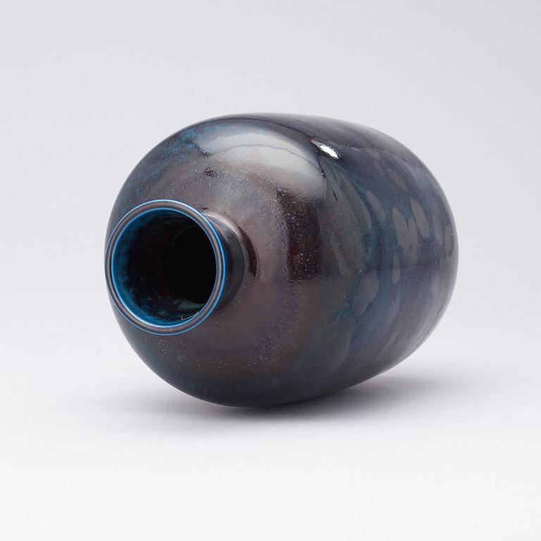 A Berndt Friberg stoneware vase, Gustavsberg Studio 1969.