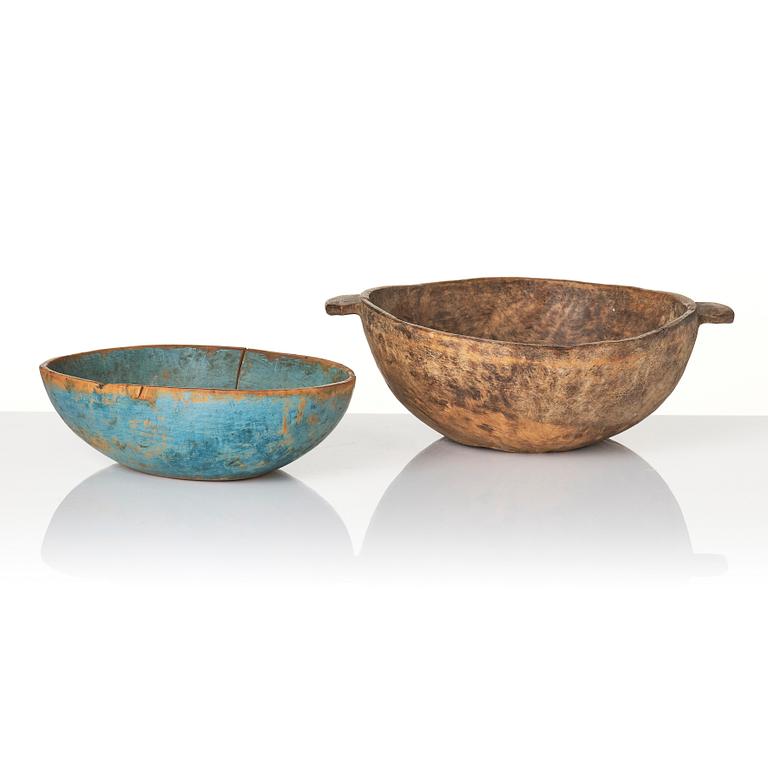 A Swedish folk art 'Ölbolle' drinking vessel and bowl, 18th/19th century.