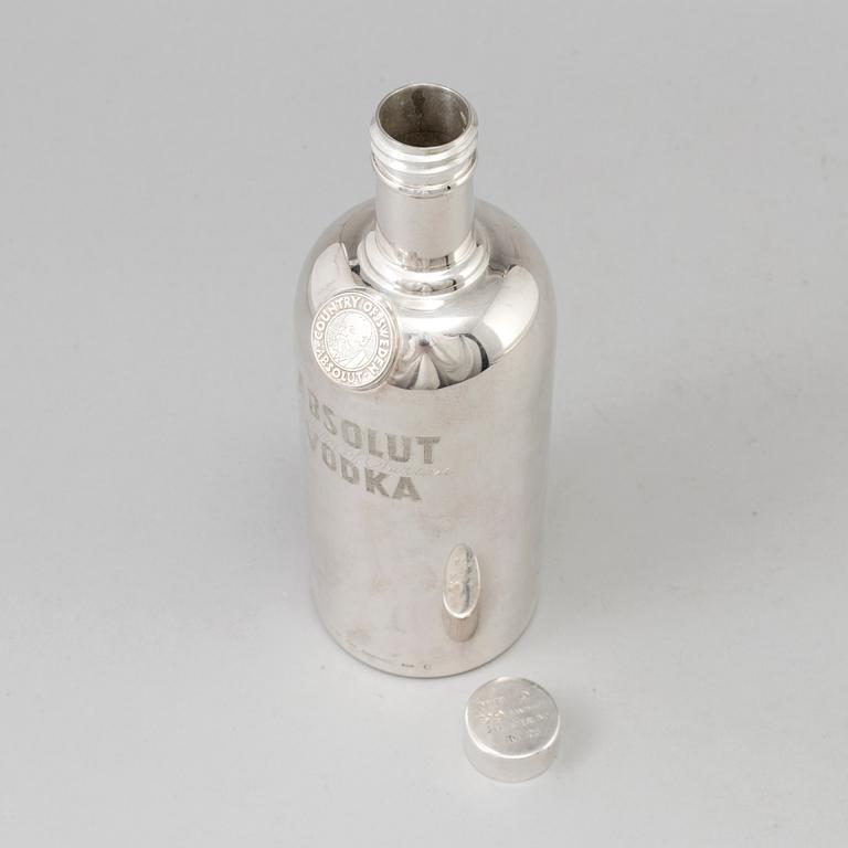 An 'Absolut Vodka' sterling silver bottle, by Cris, Stockholm, 1993, 542 gram.