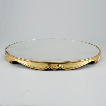 BORDSPLATEAU, brons samt spegelglas, 1800/1900-tal.
