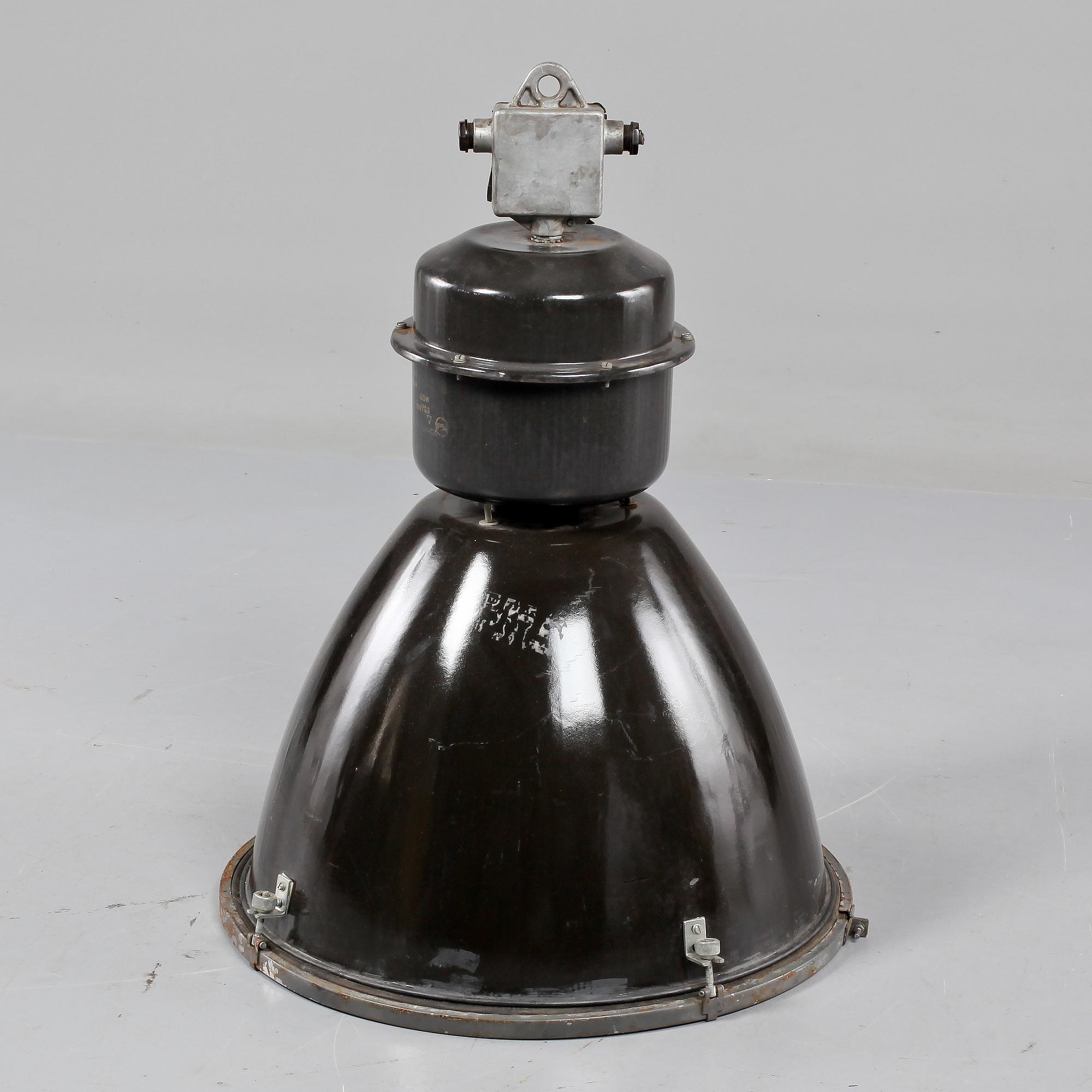 INDUSTRILAMPA, 1900-talets fjärde kvartal.