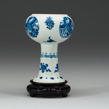 STEMCUP, porslin. Qing dynasti.