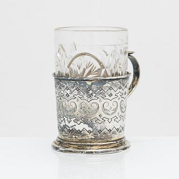 Teglashållare, silver, Moskva 1876, och dessertskedar, 5 st, silver, hovleverantör Ljubavin, Moskva 1908-17.