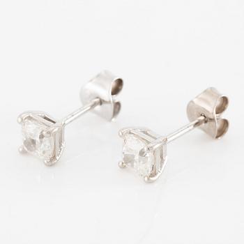 Earrings, 18K white gold with cushion-cut diamonds, total 1.01 ct. Accompanied by GIA dossier.