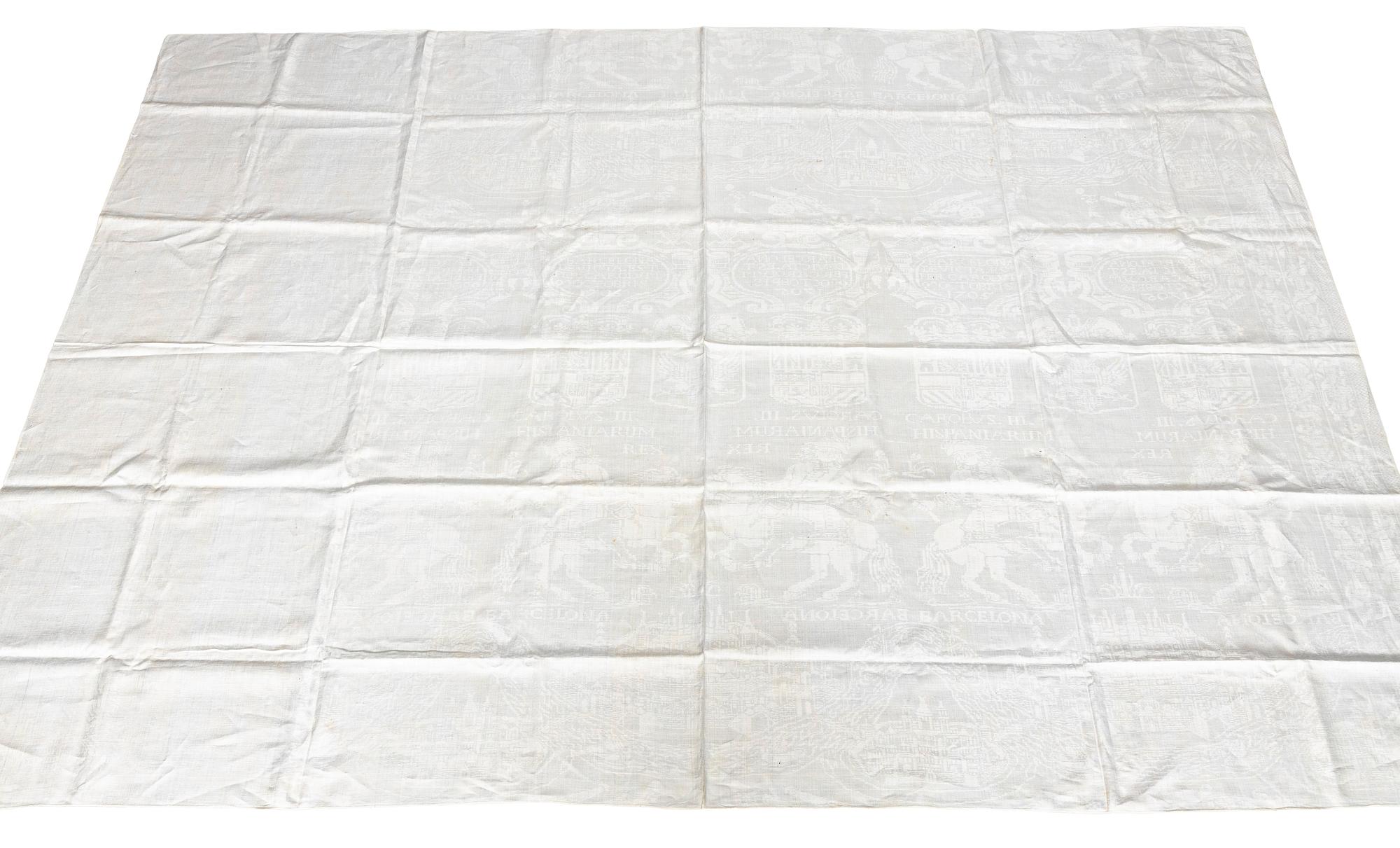 A flemish 18th century linen damask table cloth, ca 210 x 148 cm.