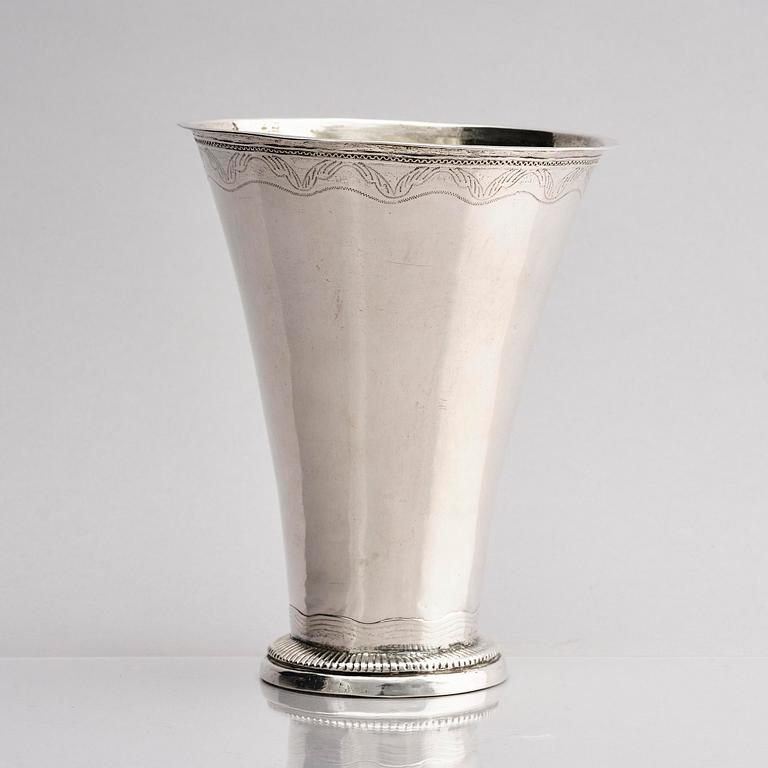 Petter Gillberg, a silver cup, Varberg 1775.