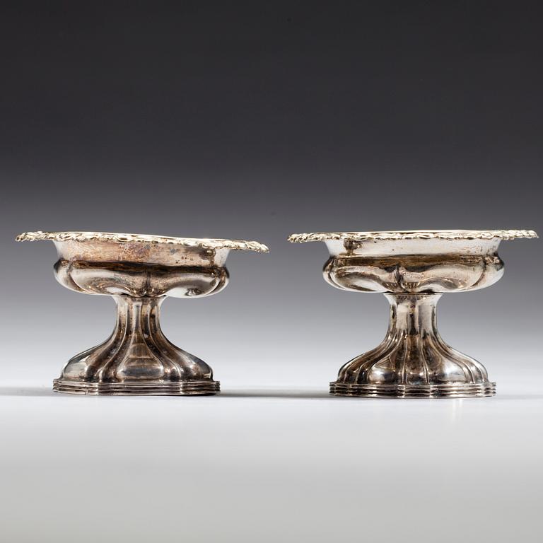 SALTKAR, ett par, silver, Helsingfors 1842, Fredrik Strömsten 1813-60.