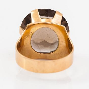 A 14K gold ring with a smoaky quartz. Nummilan Koru, Turku 1966.
