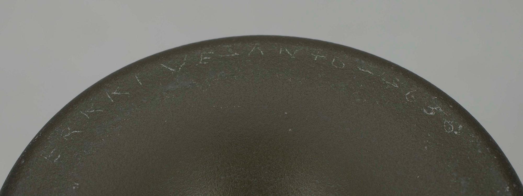VASER , 2 st, sign. Aimo Okkolin, Riihimäen Lasi Oy samt Erkki Vesanto. Finland, 1900-talets mitt.