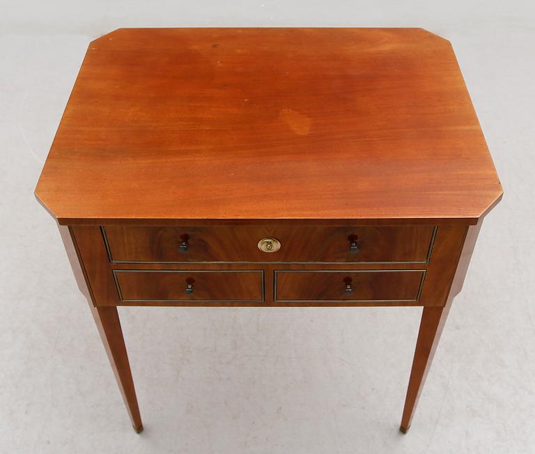 BORD, gustaviansk stil, 1900-talets mitt.