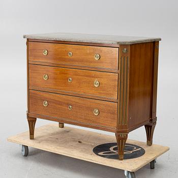 Chest of drawers, late Gustavian style, first half of the 20th century.