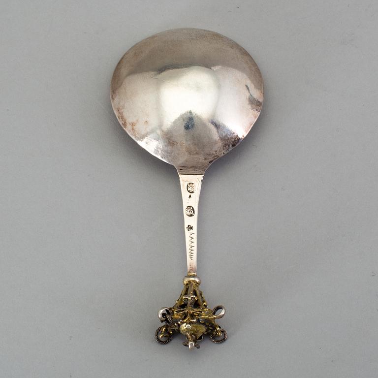 CASIMIR FRIEDRICH MEIDT, Karlskrona (v. 1712-1723(-44)), Supsked med kronknopp, silver.