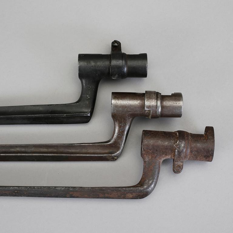 BAJONETTER, 8 stycken, 1800-tal.