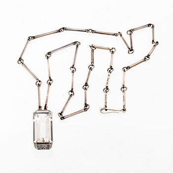 Wiwen Nilsson, halsband, sterling silver och bergkristall, Lund 1945.