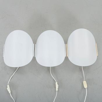 A SET OF 2+1 LUXUS WALL LAMPS.