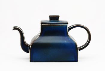 A Signe Persson-Melin stoneware teapot, Rörstrand.