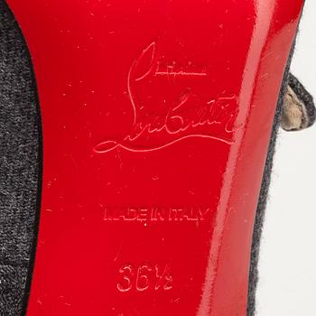 SKOR, Christian Louboutin.