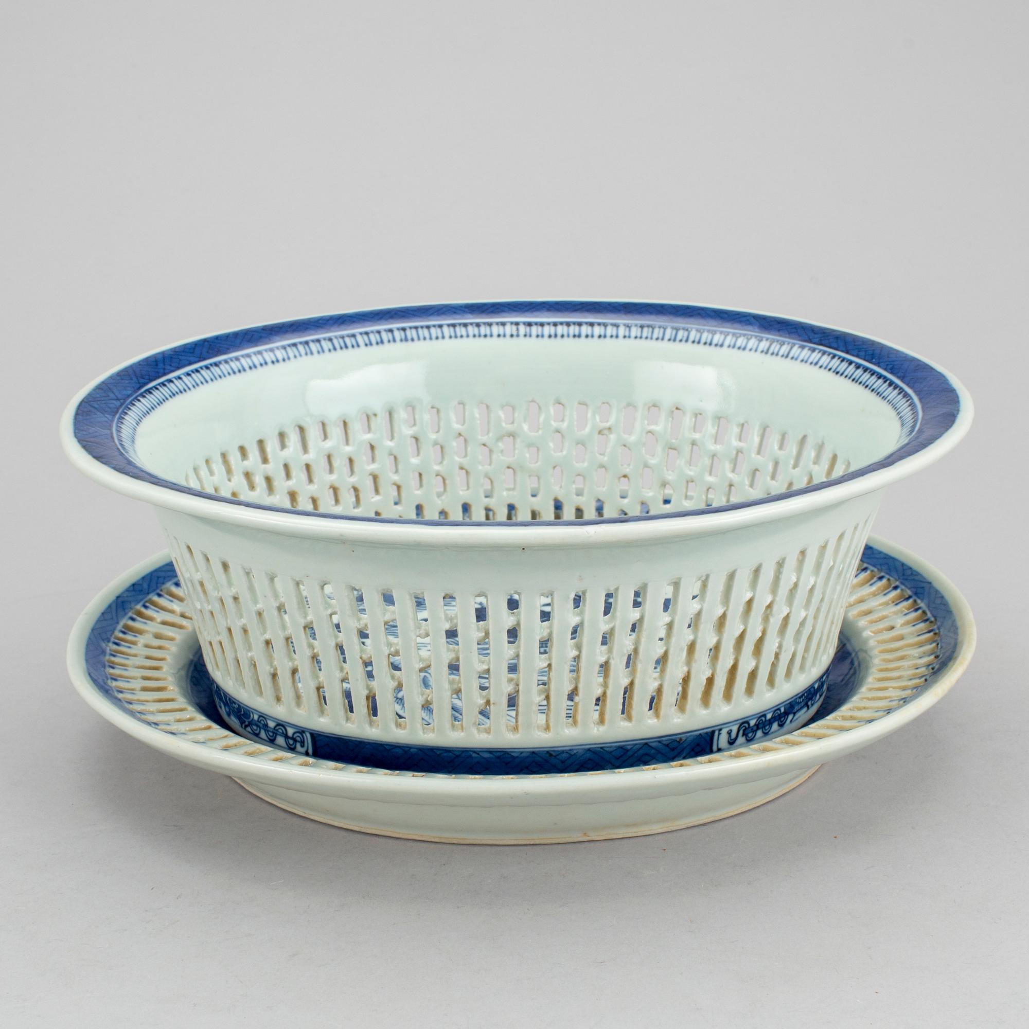 GALLERSKÅL MED FAT, porslin, Kina, tullmärkning, 1880-tal.