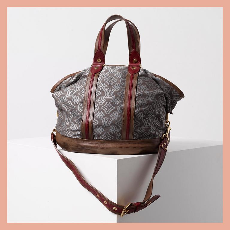 VÄSKA, Louis Vuitton, "Aviator", limited edition 2010.