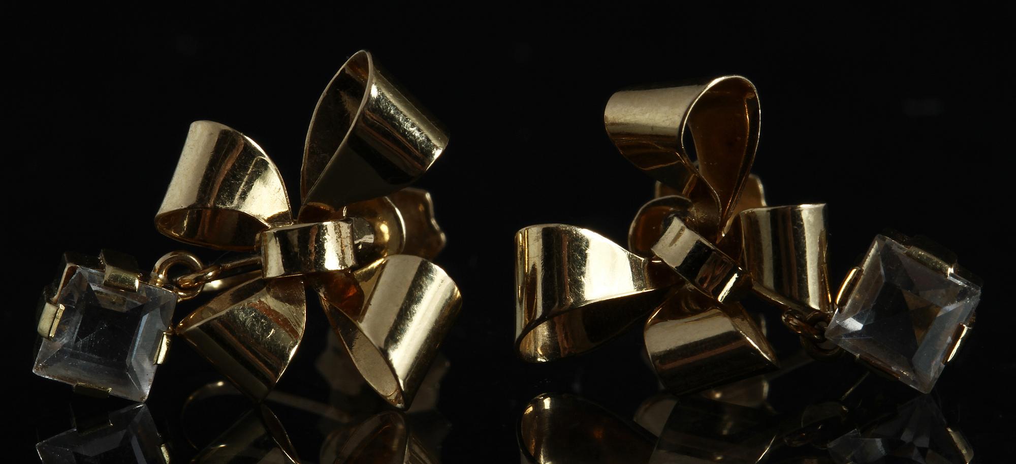 ÖRHÄNGE, Stigbert, 18 K guld samt berskristall.