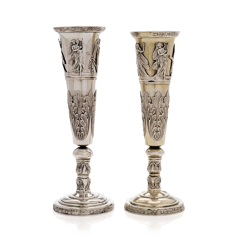 Peter Andreas Möller, Champagnestrutar, 2 st. snarlika, silver och förgyllt silver, S:t Petersburg, 1834 och 1837.