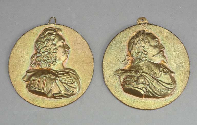 PORTRÄTTMEDALJONGER, 6 st. Gjutjärn, 1800-tal. Föreställande svenska kungar och drottningar.