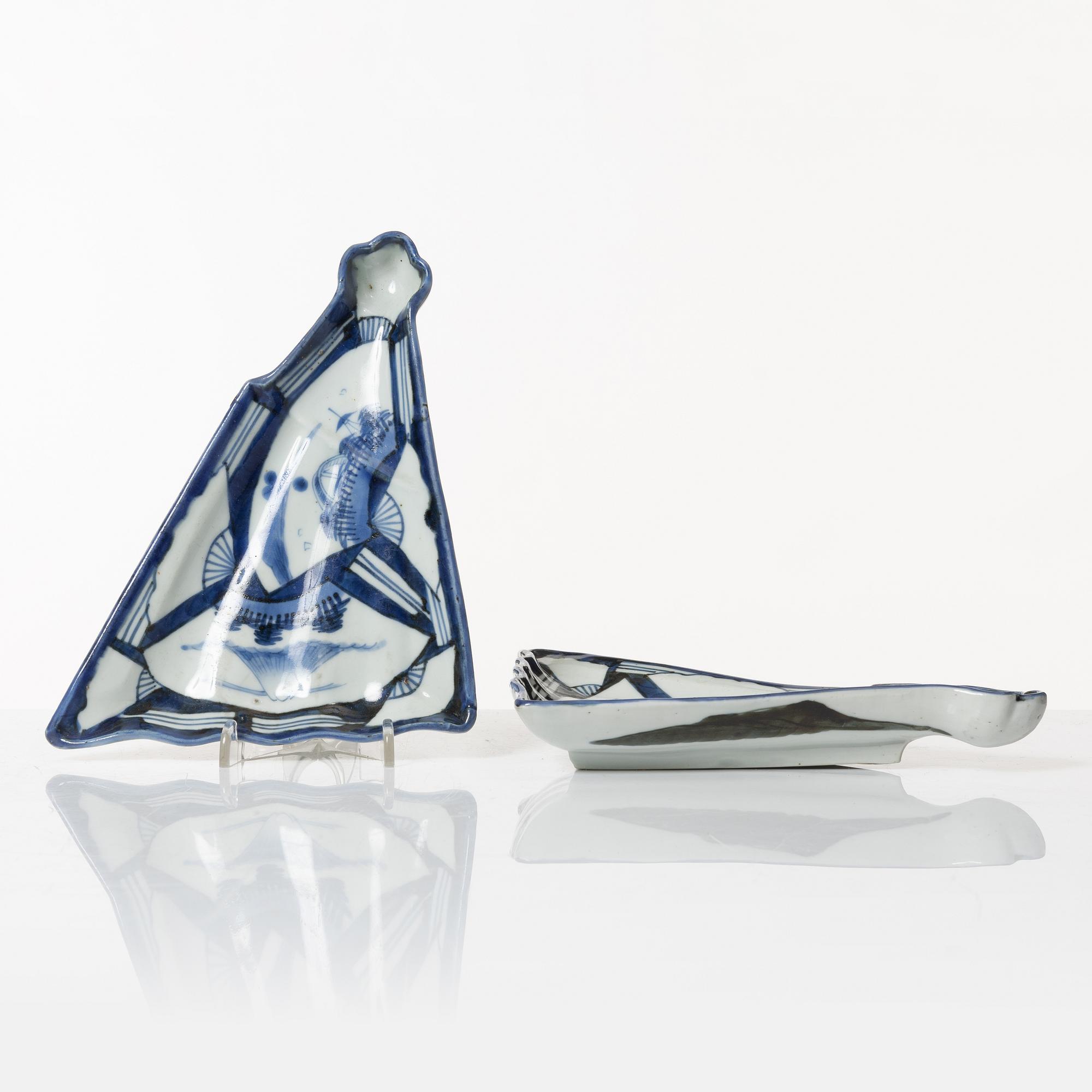 Fat, nio stycken, porslin, Japan, Meiji (1868-1912).