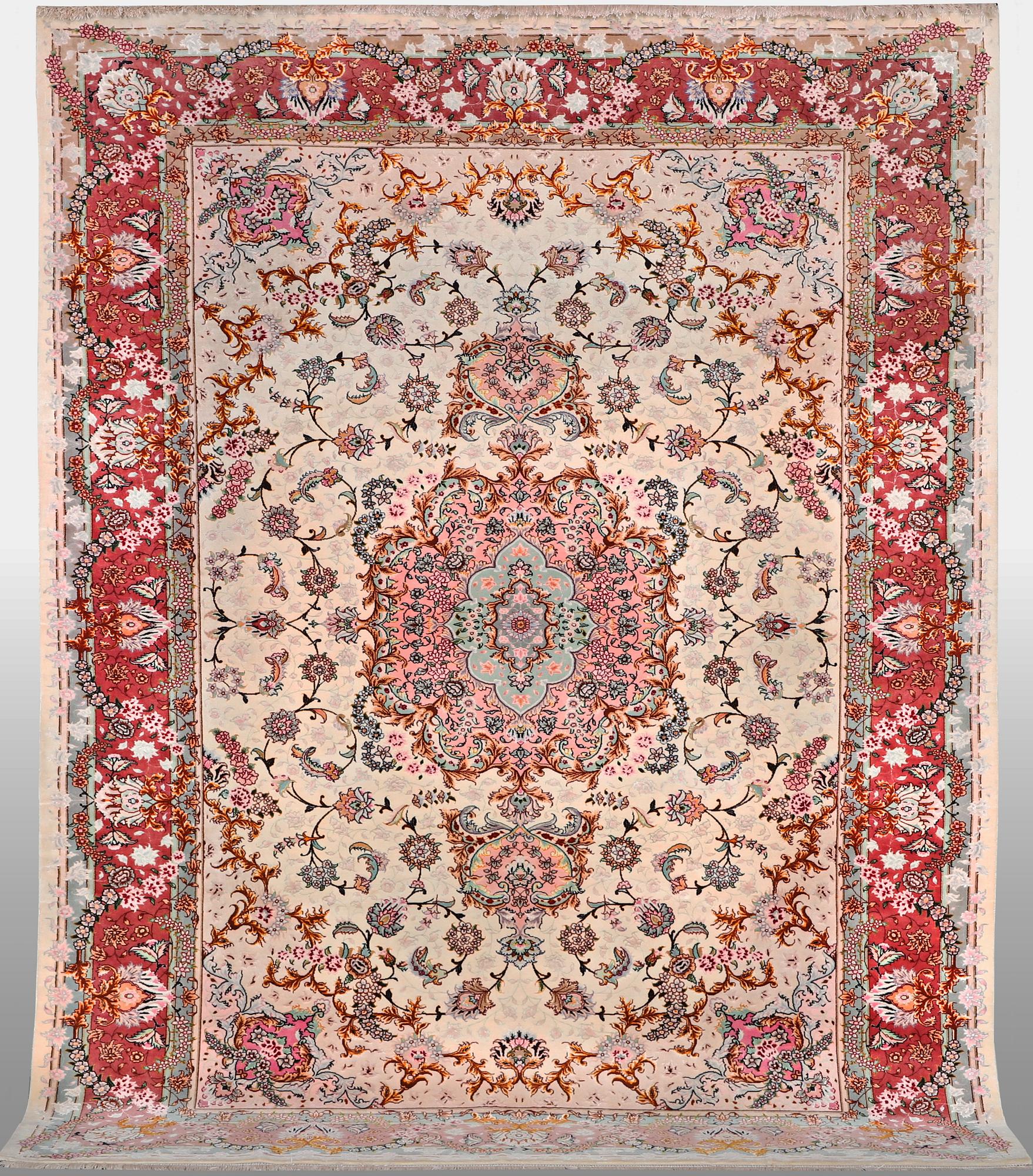 A carpet, Tabriz par silk, 60 Raj, ca 294 x 197 cm.