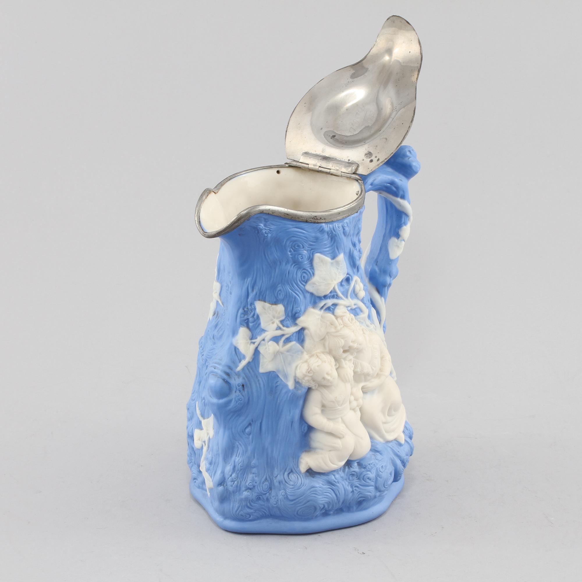 VINKANNA, jasperware, Samuel Alcock and Co, England, omkring 1800-talet mitt.