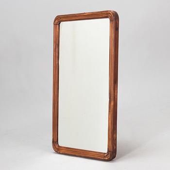 A Finnish mirror from the second half of the 19th century.