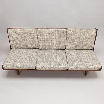 Carl Gustaf Hiort af Ornäs, a mid-20th century 'Studio' sofa for Puunveisto Oy - Träsnideri Ab.