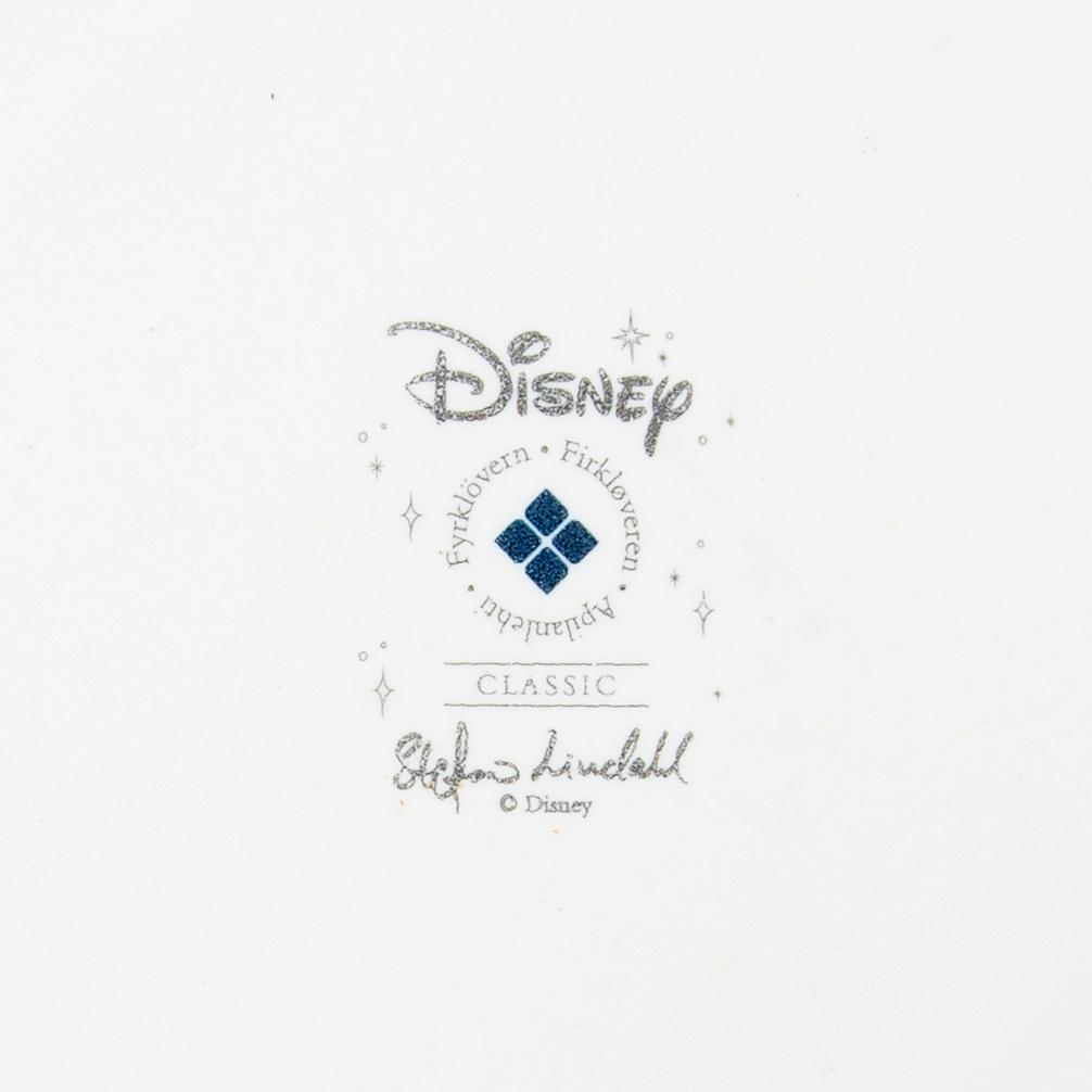 Stefan Lindahl service 46 pcs "Disney" for Fyrklövern late 20th century porcelain.