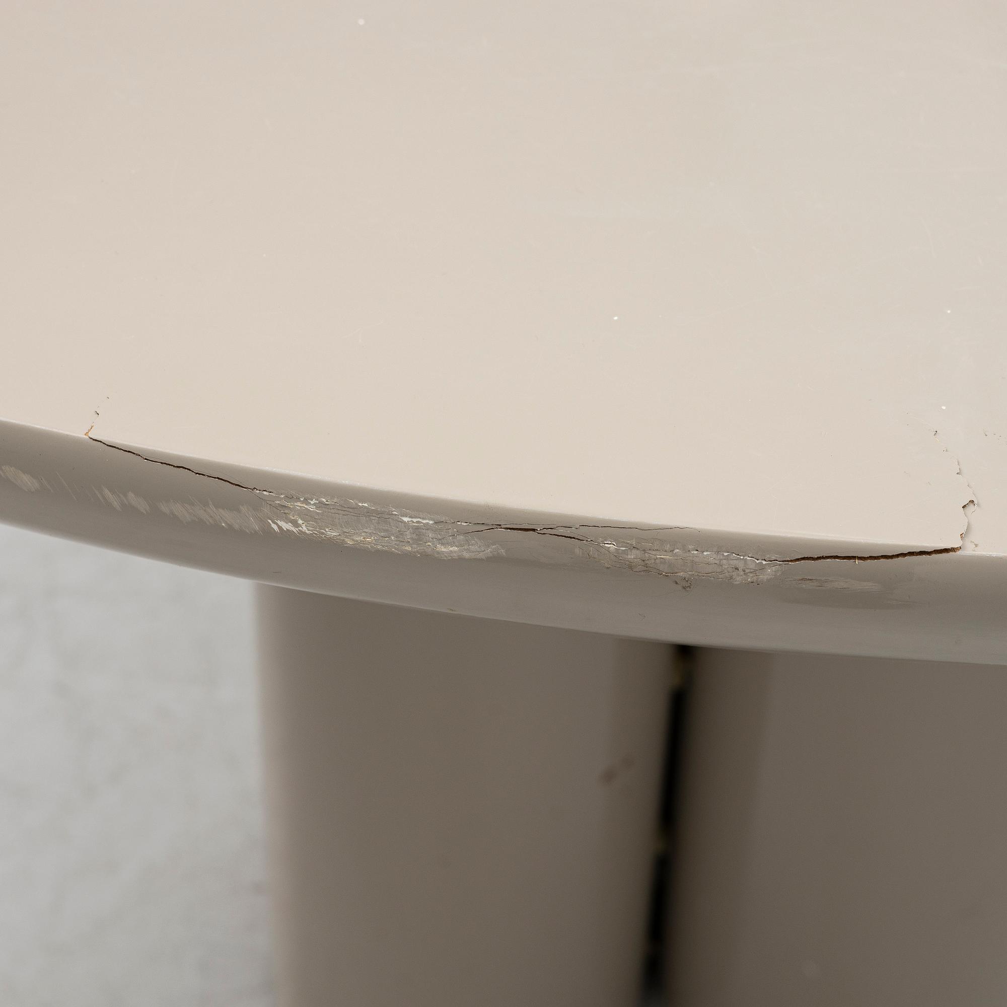 Matbord,  samtida tillverkning.