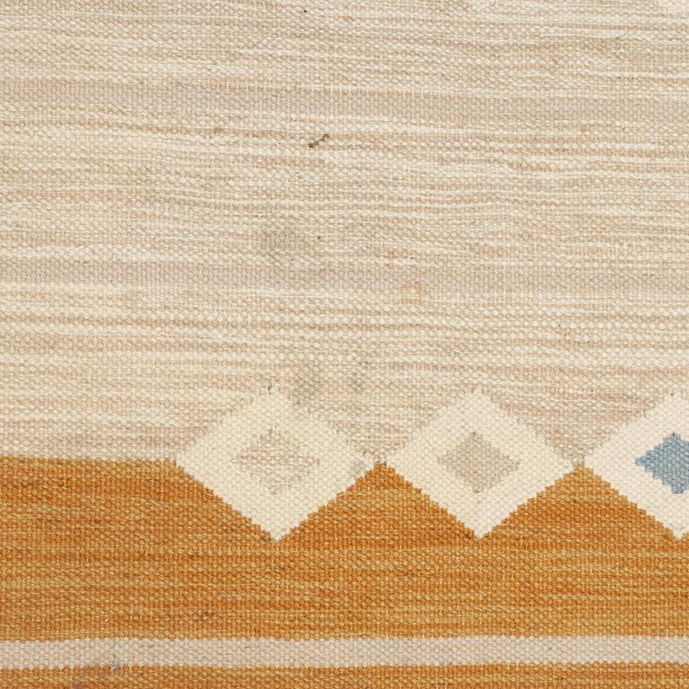 A flat weave carpet, signed Å, Axeco made in India, c. 280 x 196 cm.