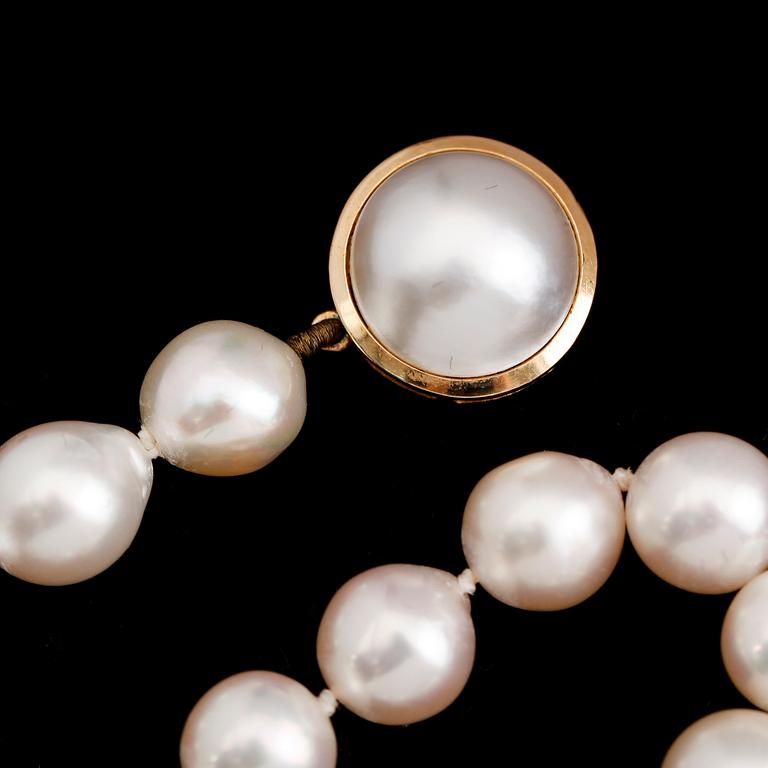 PÄRLCOLLIER, odlade sötvattenpärlor, lås 18 k guld.