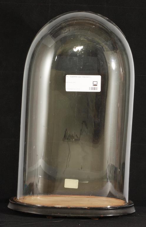 GLASKUPA med TRÄSTATIV.