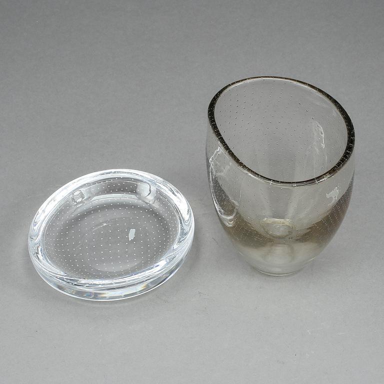 VAS SAMT SKÅL, glas, Gunnel Nyman, Notsjö, en signerad med syrapenna.