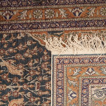 MATTA, old, Kayseri, silke, figural, ca 132 x 88 cm.