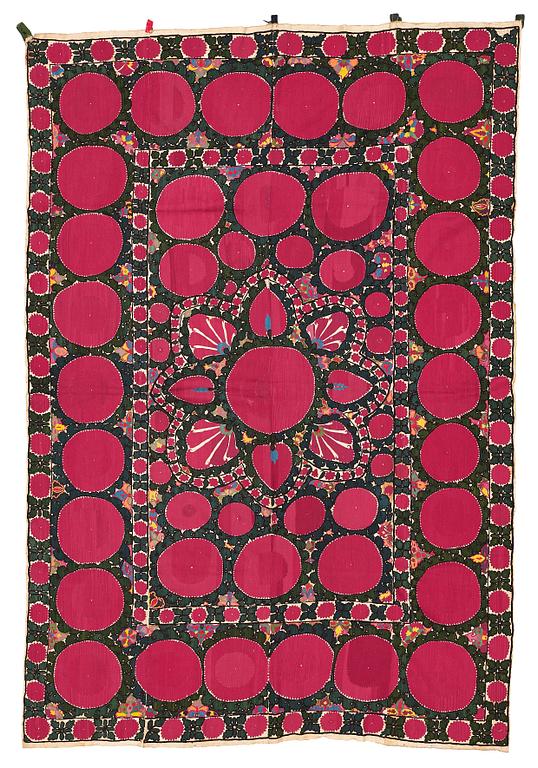 Broderi, antik Uzbekistan suzani, sannolikt Tashkent, ca 231,5-237,5 x 160-161 cm.