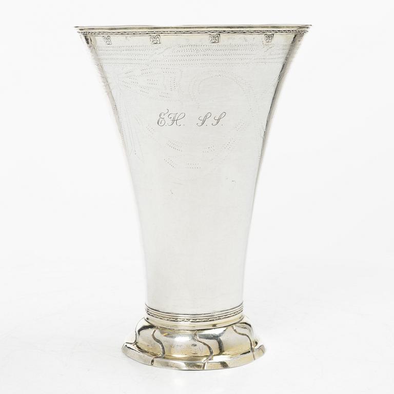 A Swedish 18th century parcel-gilt silver beaker, mark of Eric Ramstedt, Härnösand 1795.