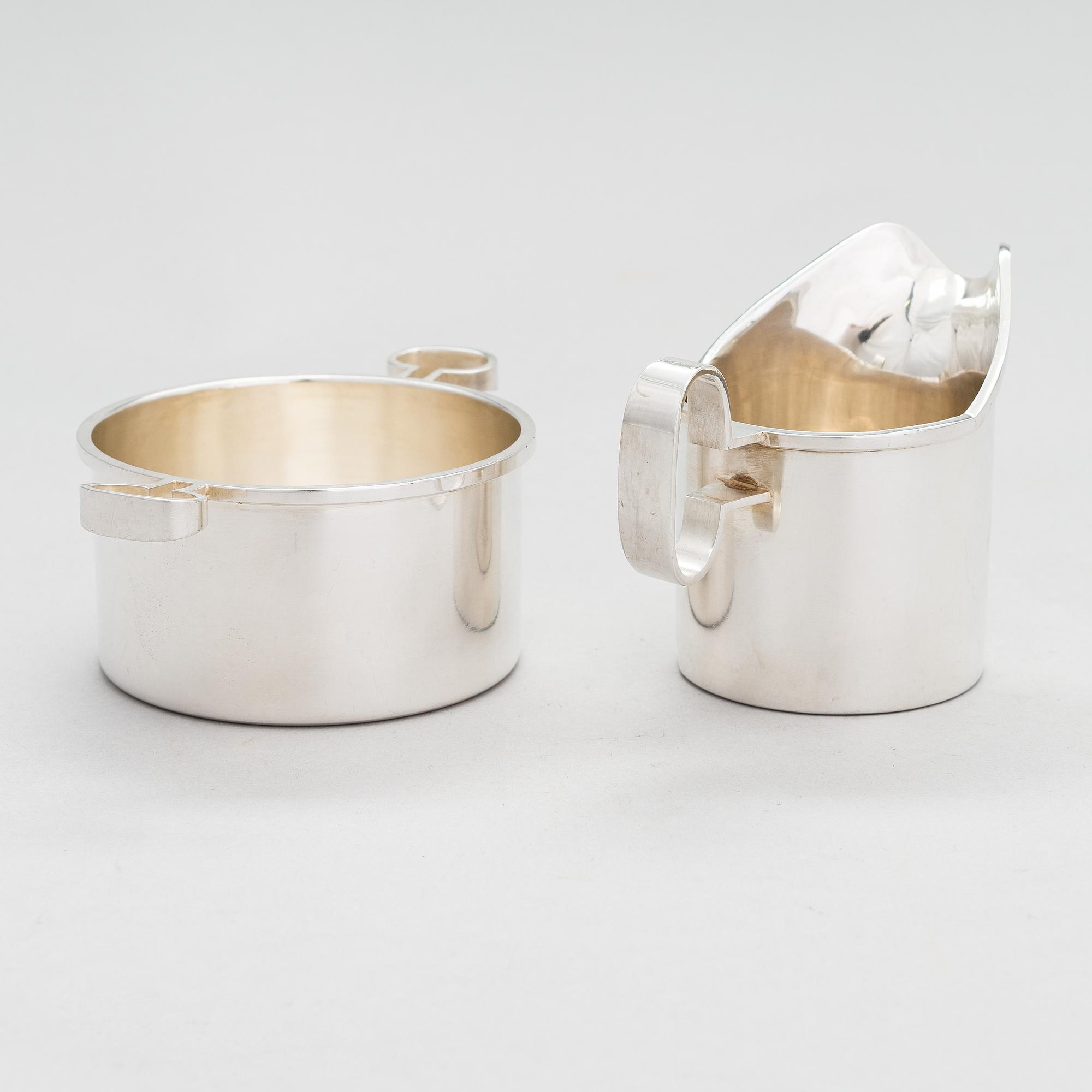 Bertel Gardberg, silver sugar bowl (830) and cream jug (925) for Kultateollisuus oy, Turku 1979 and 1977.