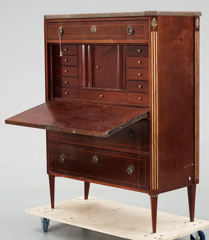 CHIFFONJÉ, sengustaviansk stil, 1800-talets slut.