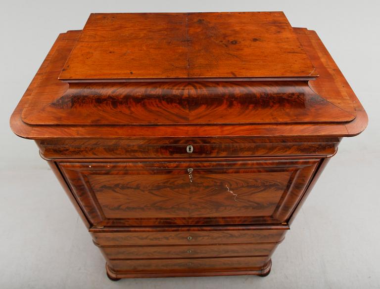 CHIFFONJÉ, 1800-talets andra hälft.