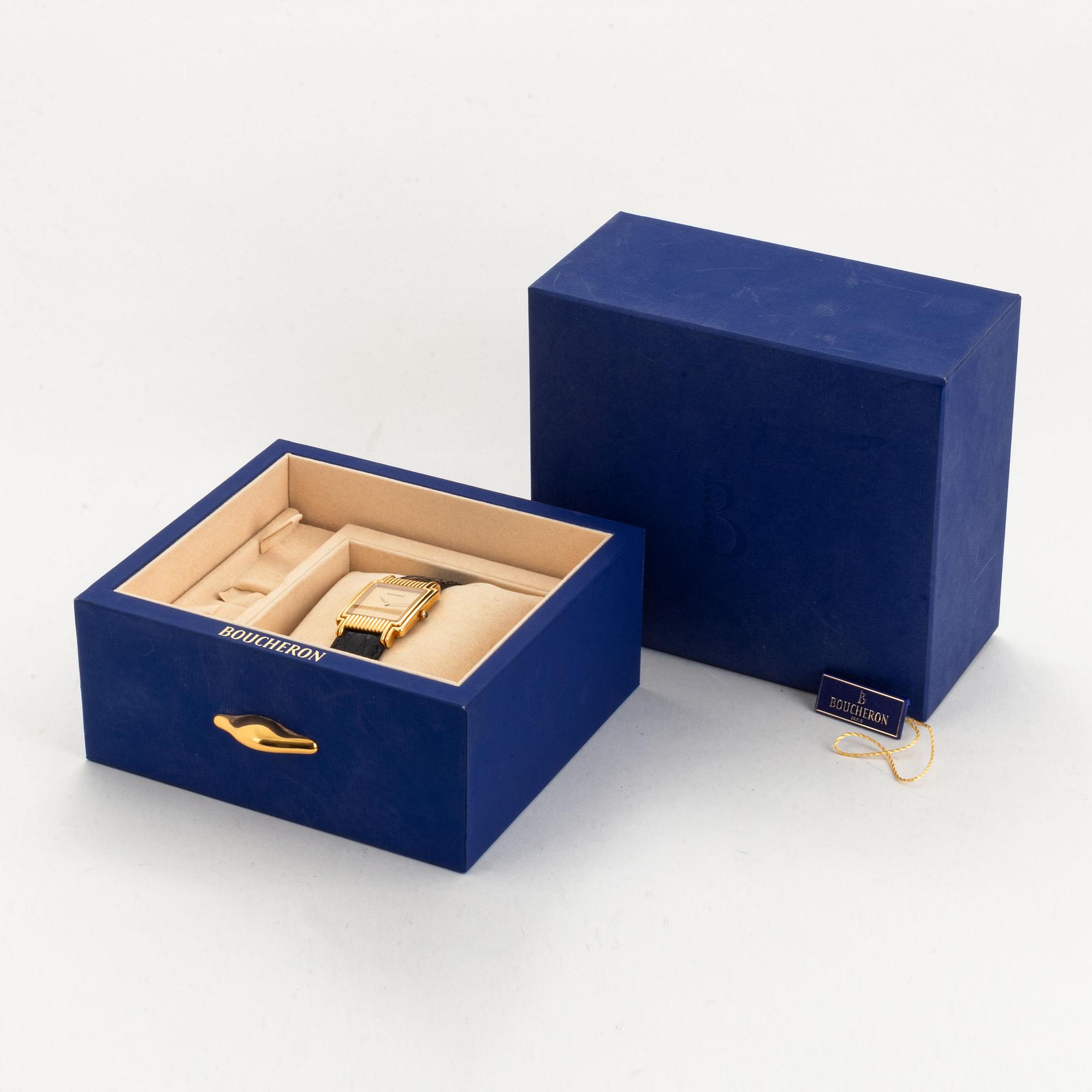 Boucheron, wristwatch, 27 x 36 mm.